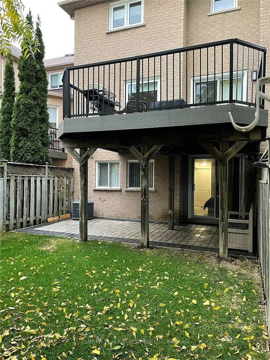 306 Warner Crescent, Newmarket, ON L3X 2G6