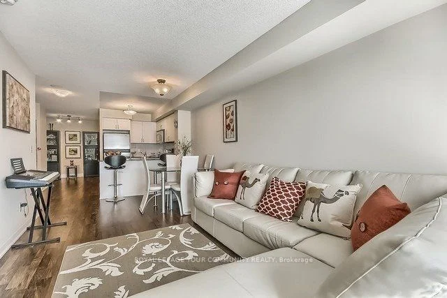 30 North Park Road 414, Vaughan, ON L4J 0G6
