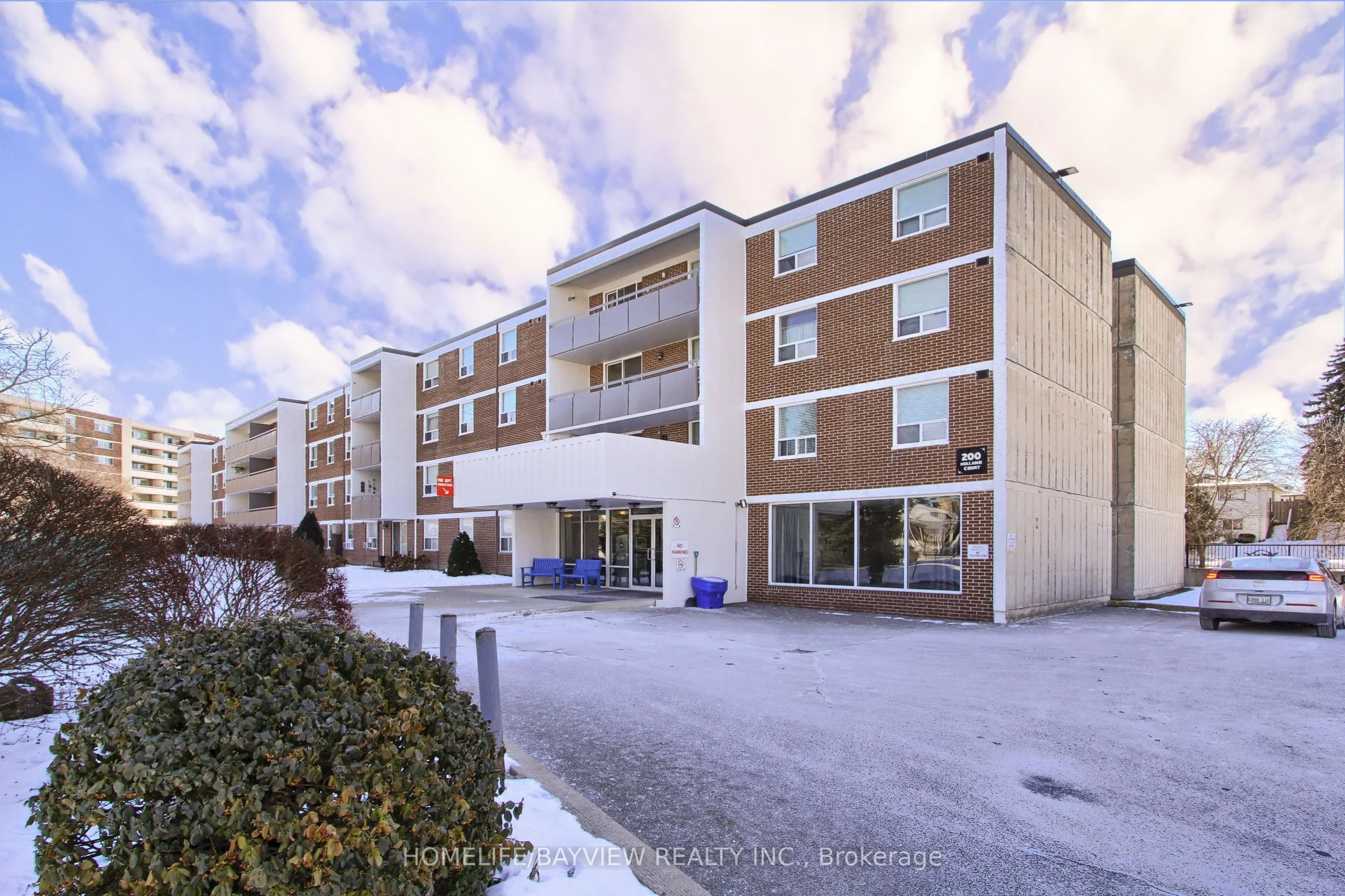200 Holland Court 303, Bradford West Gwillimbury, On L3z 1r8