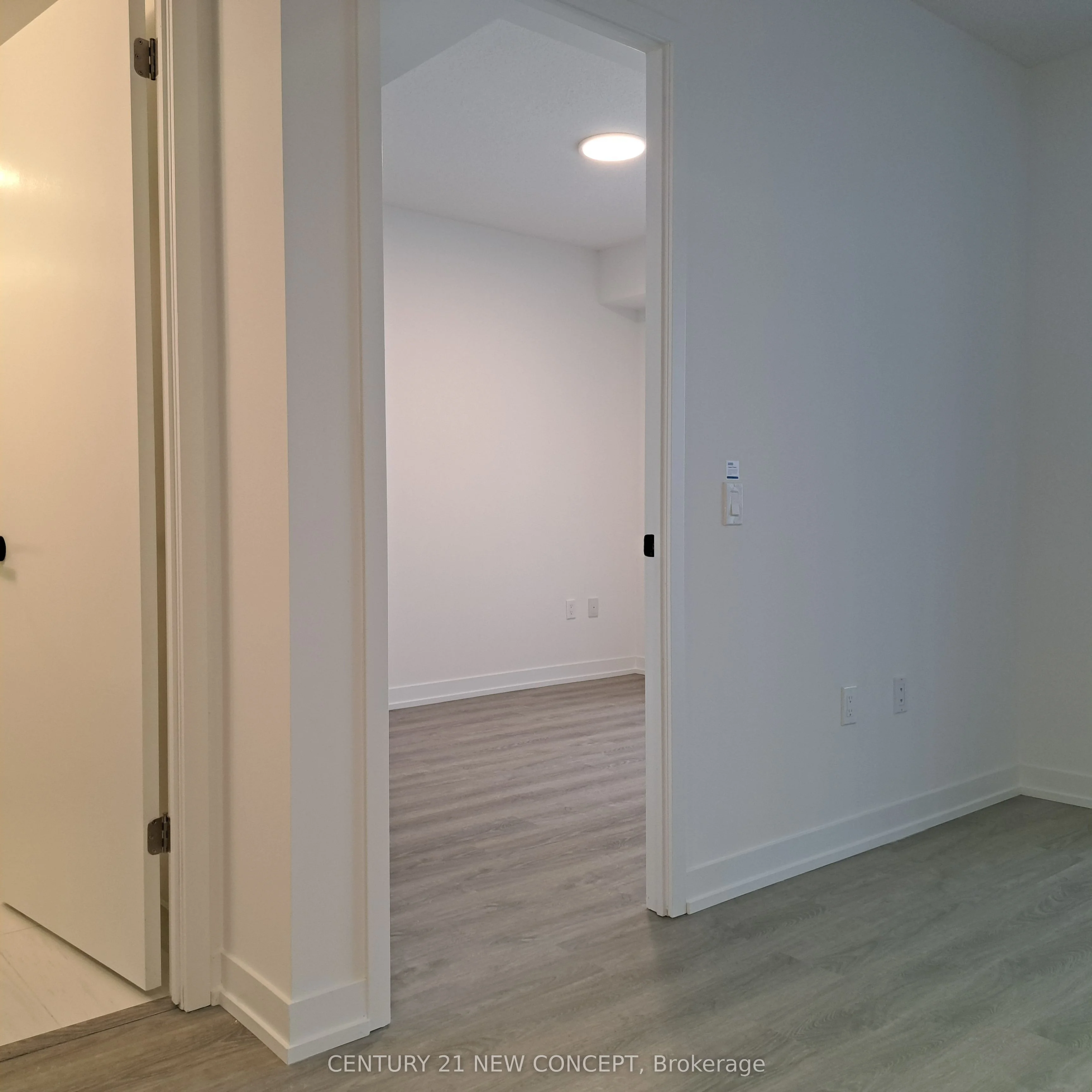 195 Commerce Street 1516, Vaughan, On L4k 0p9