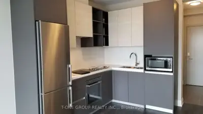 Condo Apartment in Richmond Hill