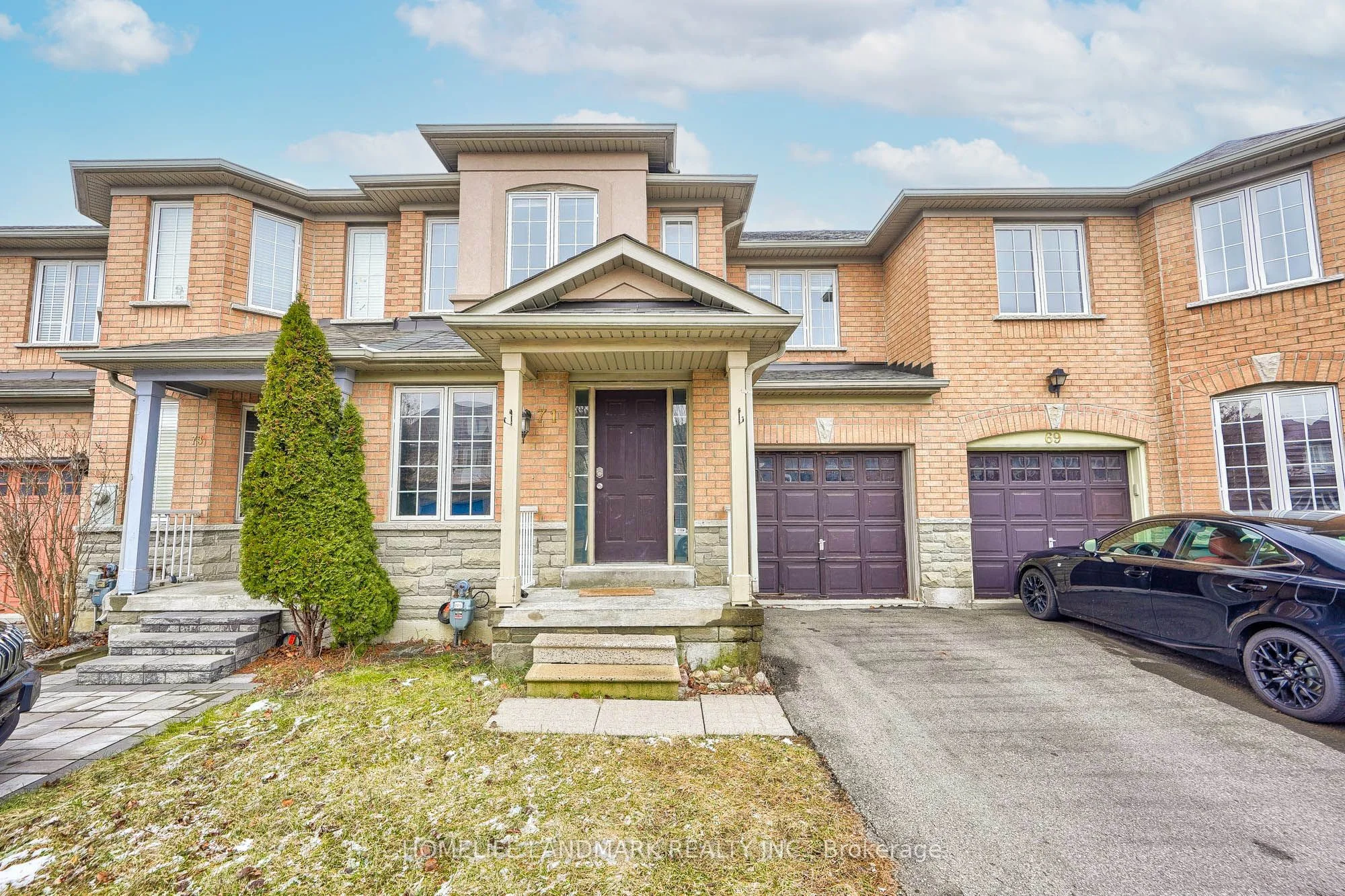 Att/Row/Townhouse in Richmond Hill