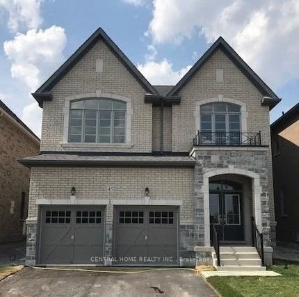Detached in East Gwillimbury