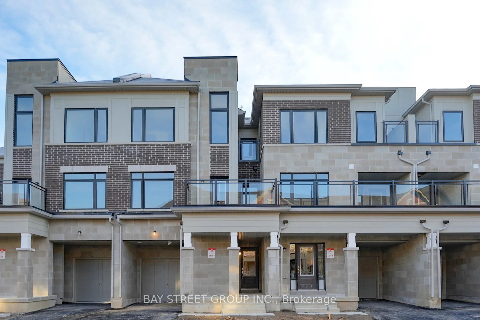 105 Ness Drive, Richmond Hill, On L4s 0k9