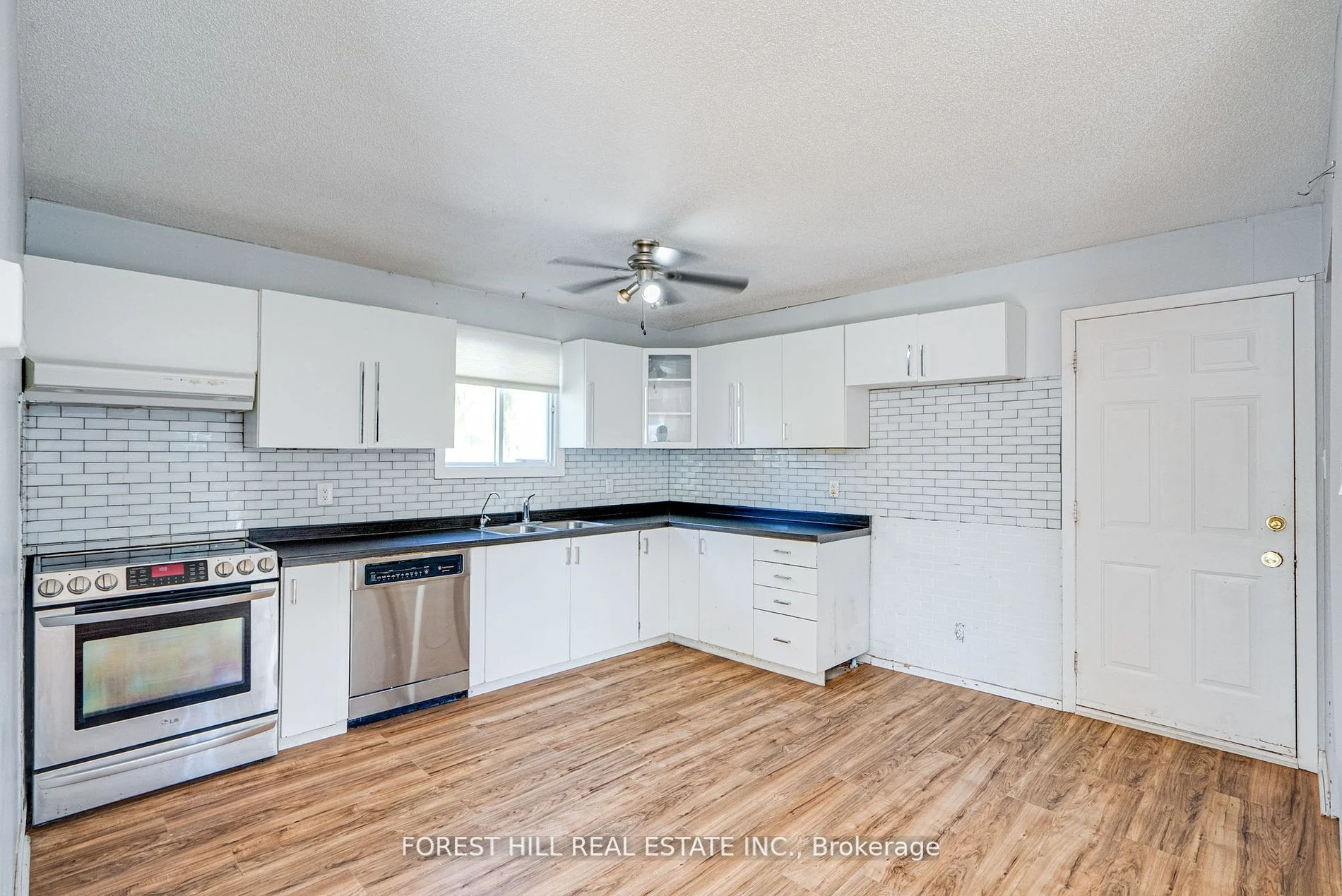 1050 Balsam Road, Innisfil, ON L0L 1C0