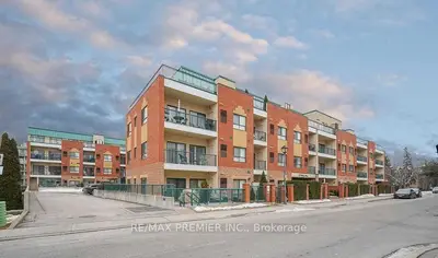 Condo Apartment in Vaughan
