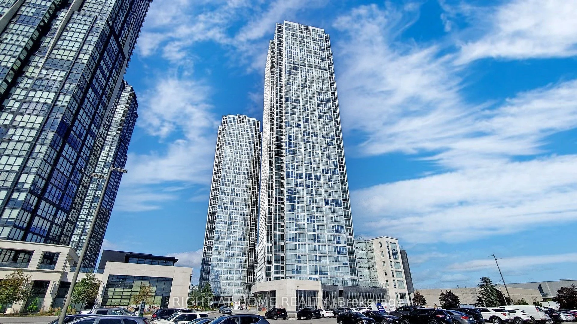 Condo Apartment in Vaughan