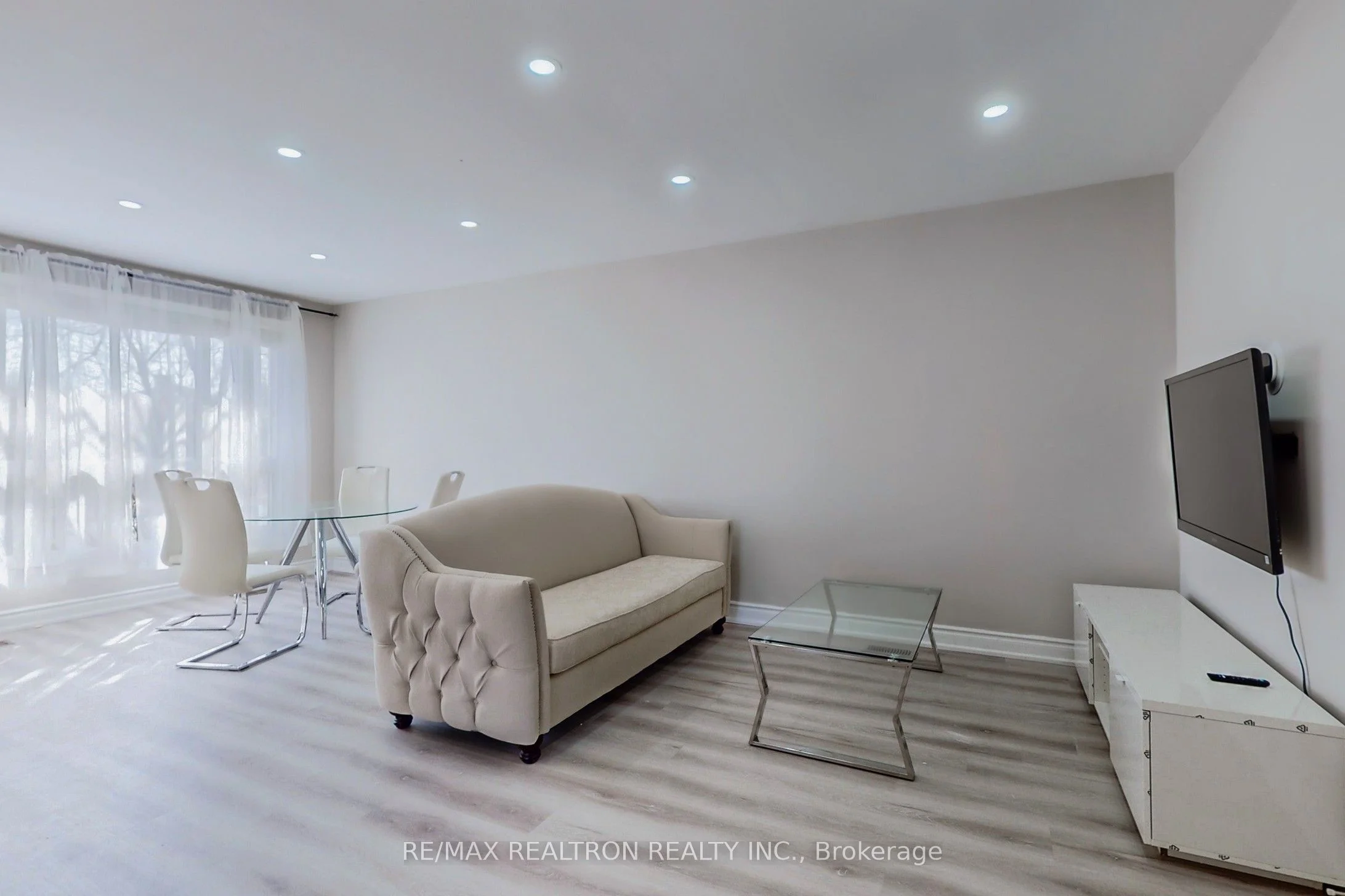 Semi-Detached in Richmond Hill