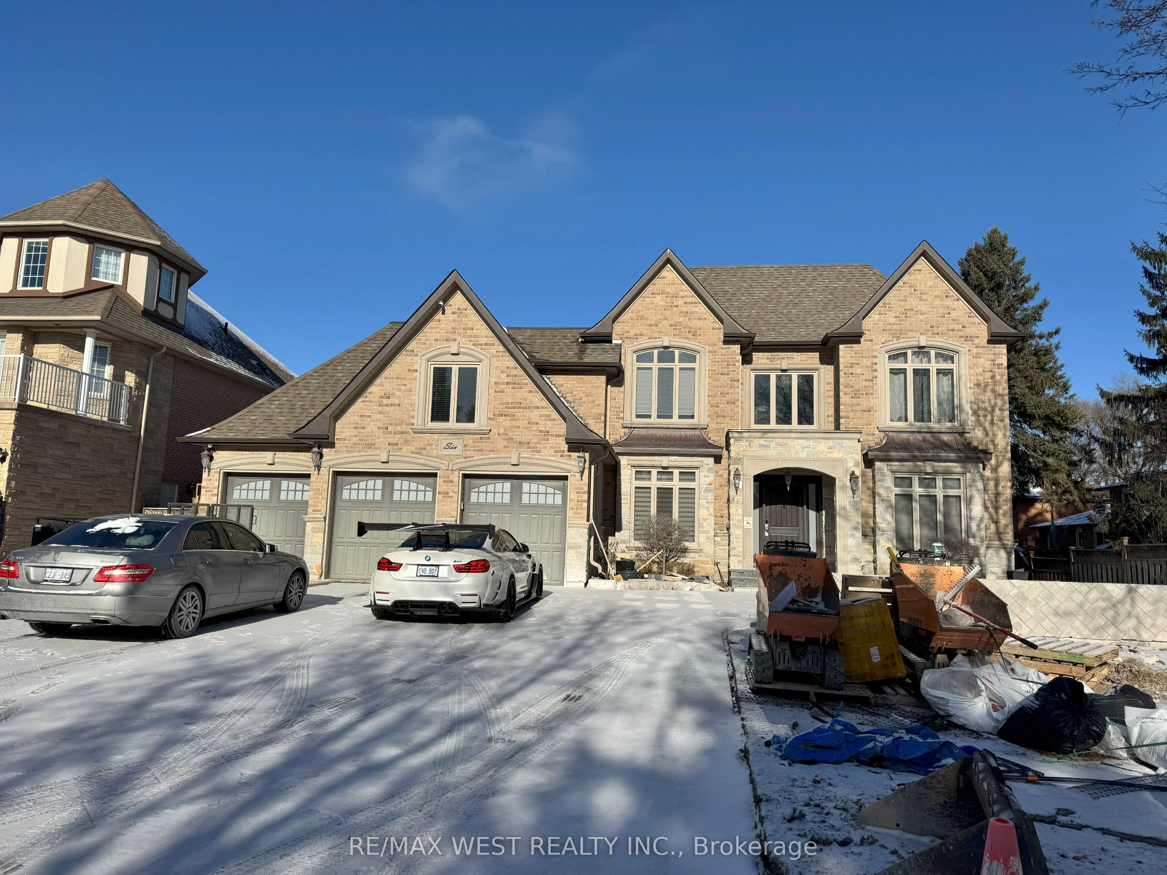 6 Josie Drive S, Richmond Hill, On L4c 7g1