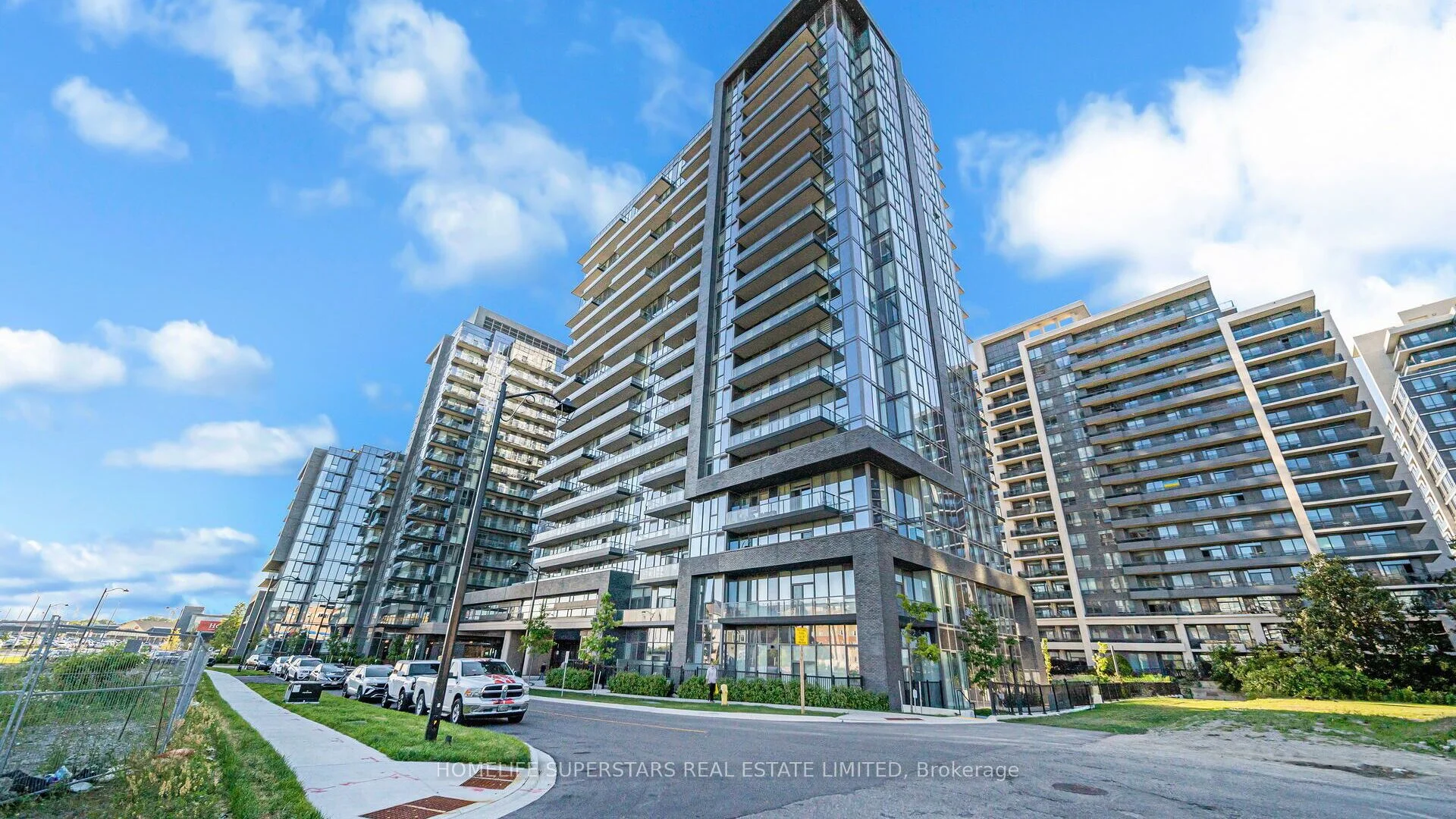 Condo Apartment in Vaughan