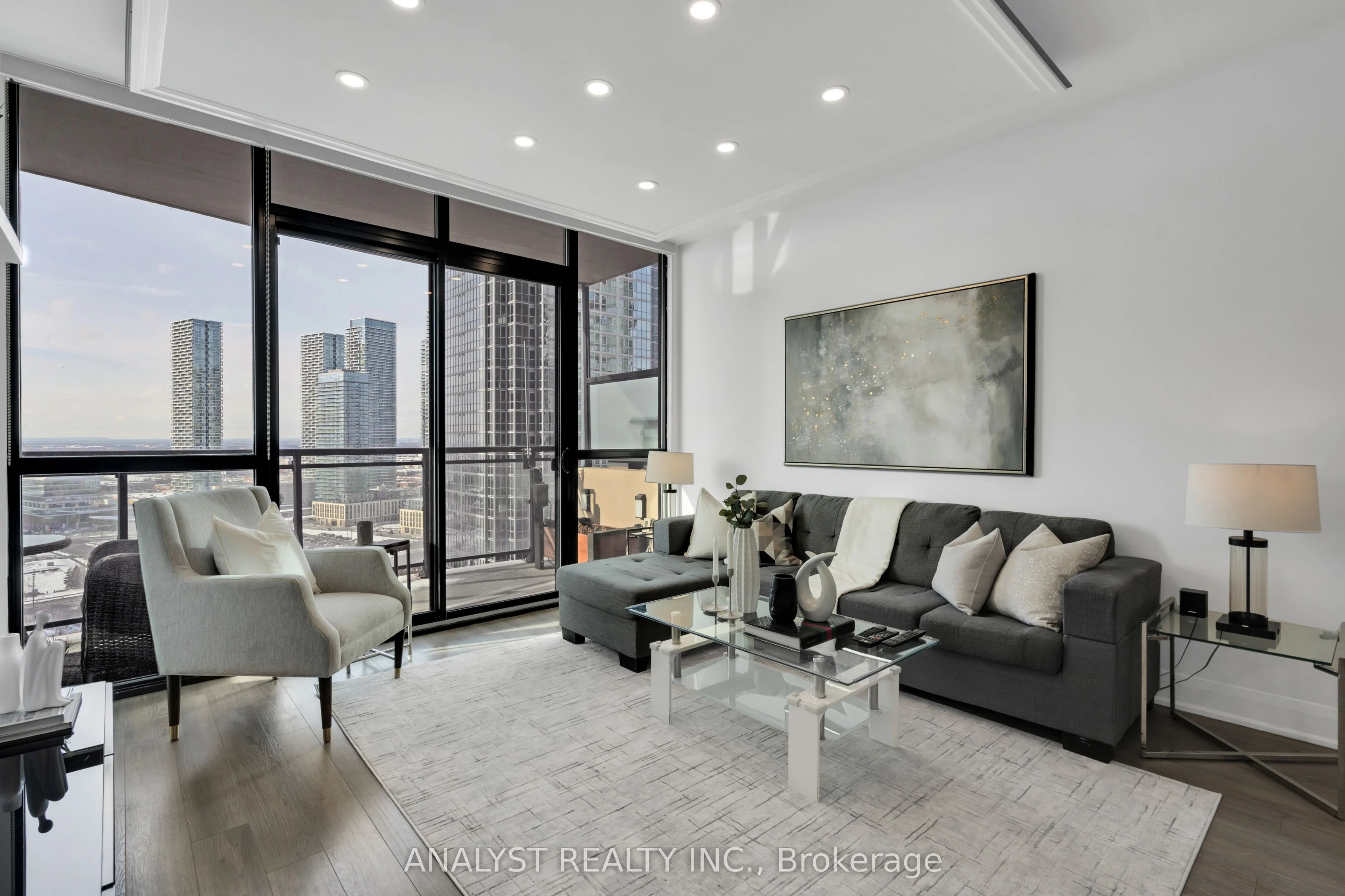 Condo Apartment in Vaughan