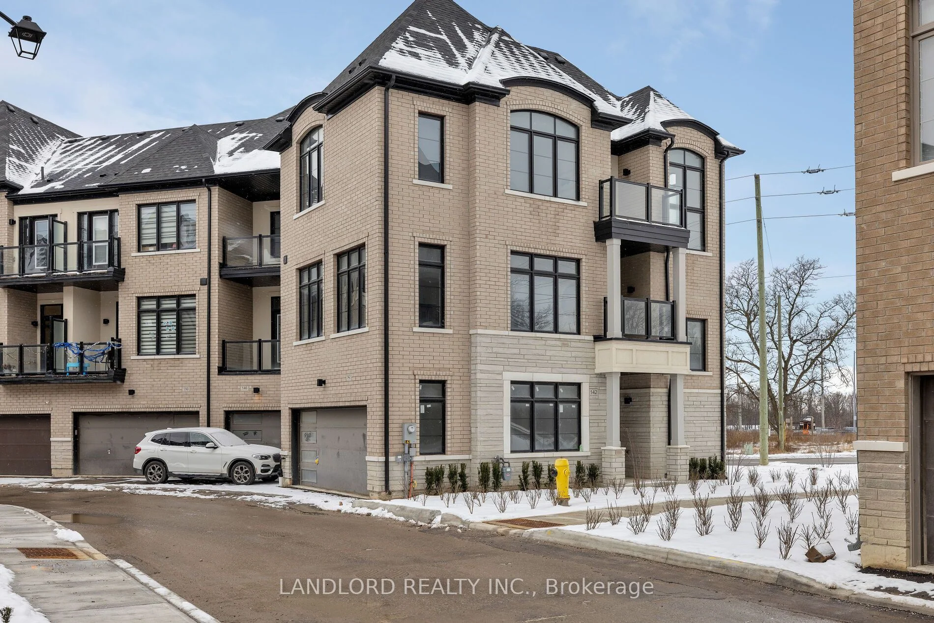 Att/Row/Townhouse in Vaughan