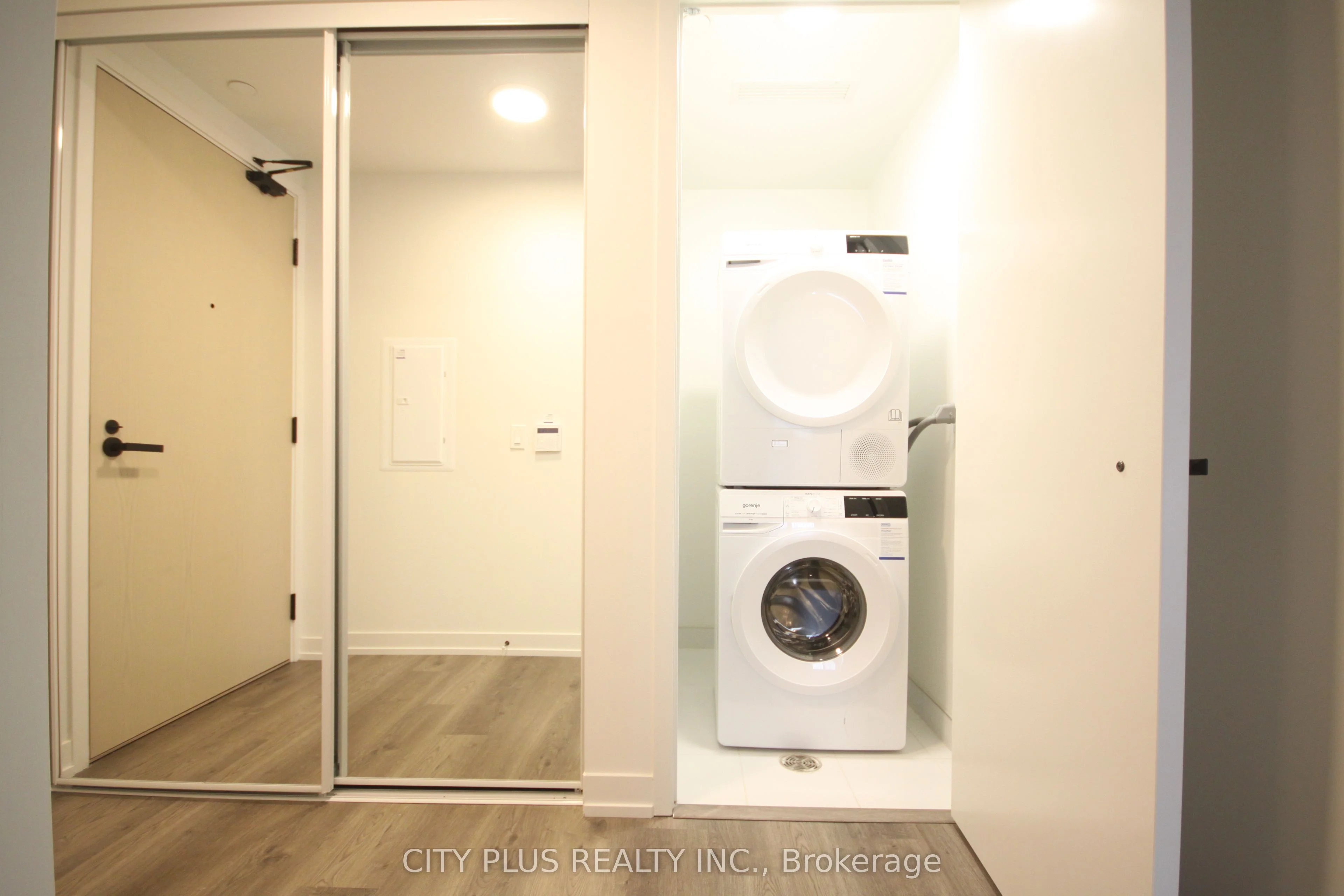 195 COMMERCE Street 1703, Vaughan, ON L4K 0P9