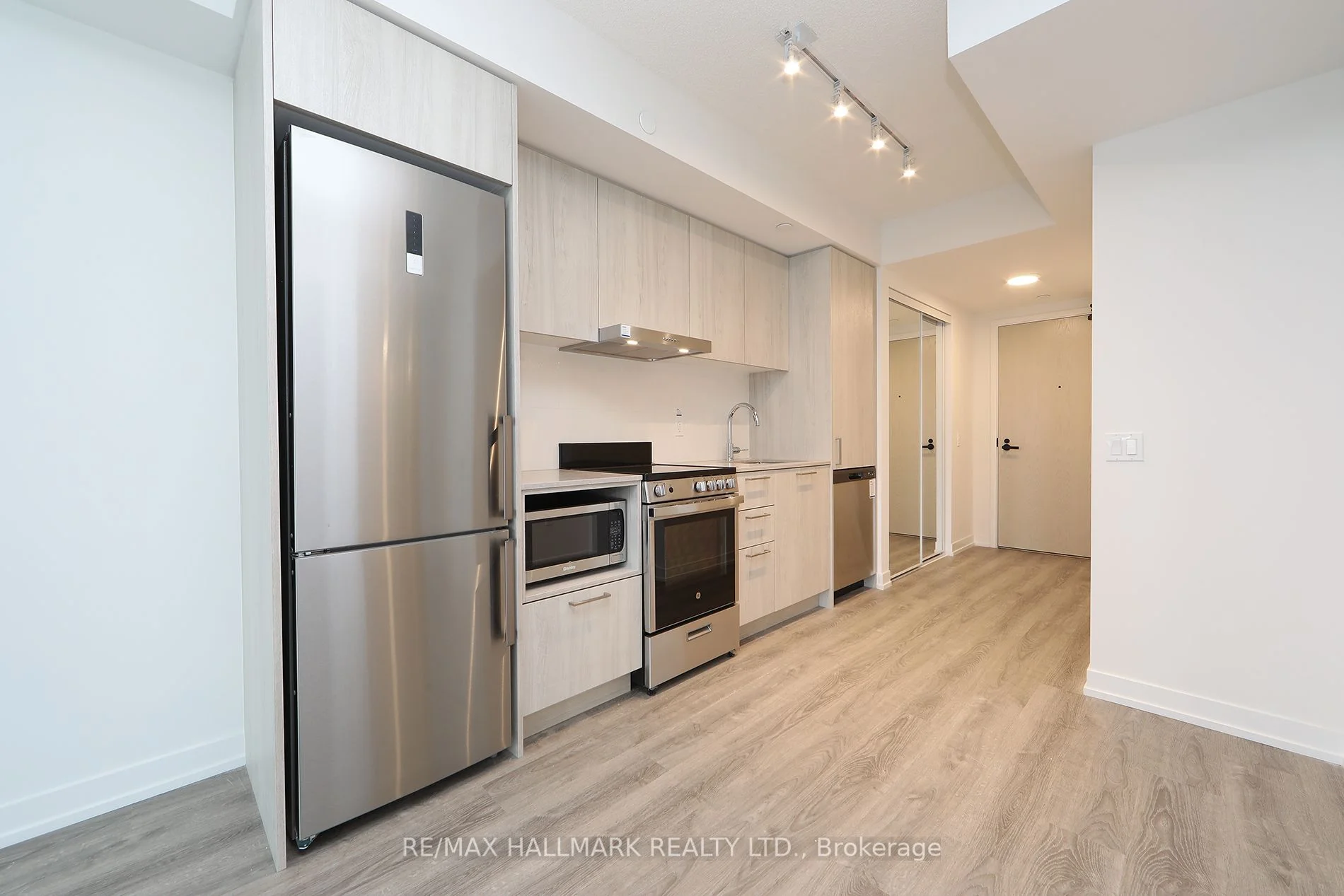 Condo Apartment in Vaughan