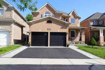 210 Canyon Hill Avenue, Richmond Hill, On L4c 0r4