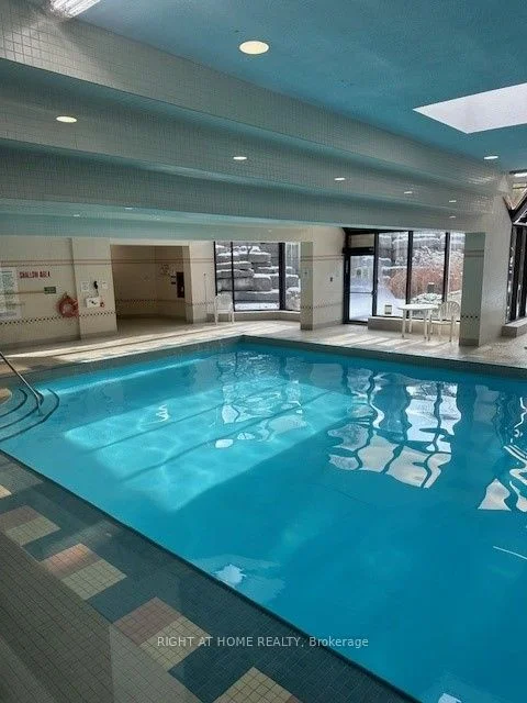 32 Clarissa Drive 627, Richmond Hill, ON L4C 9R7