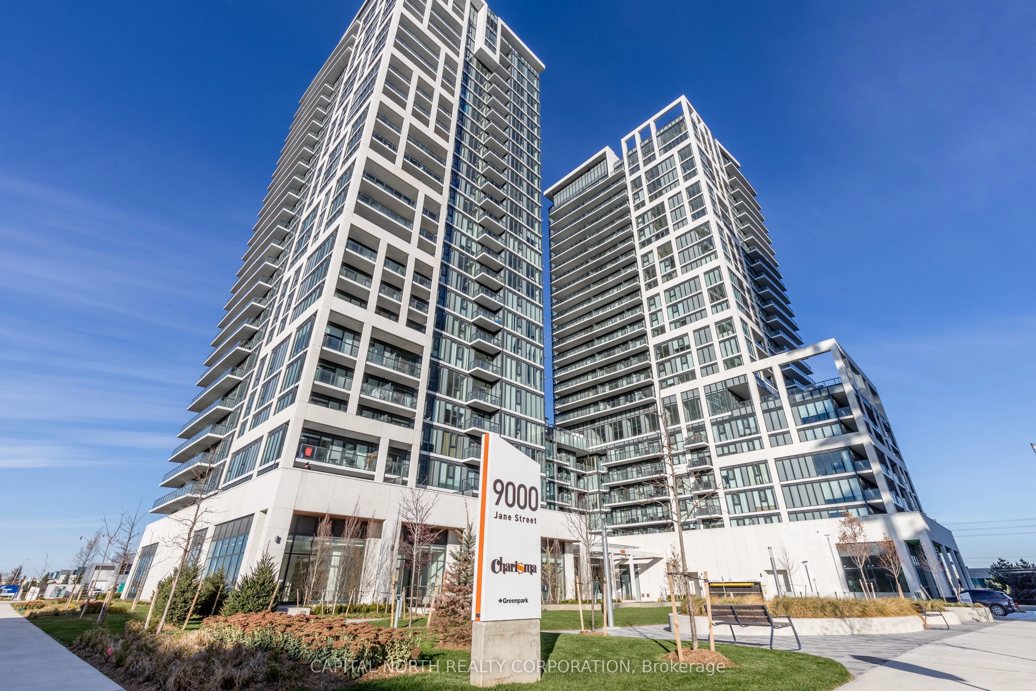 Condo Apartment in Vaughan