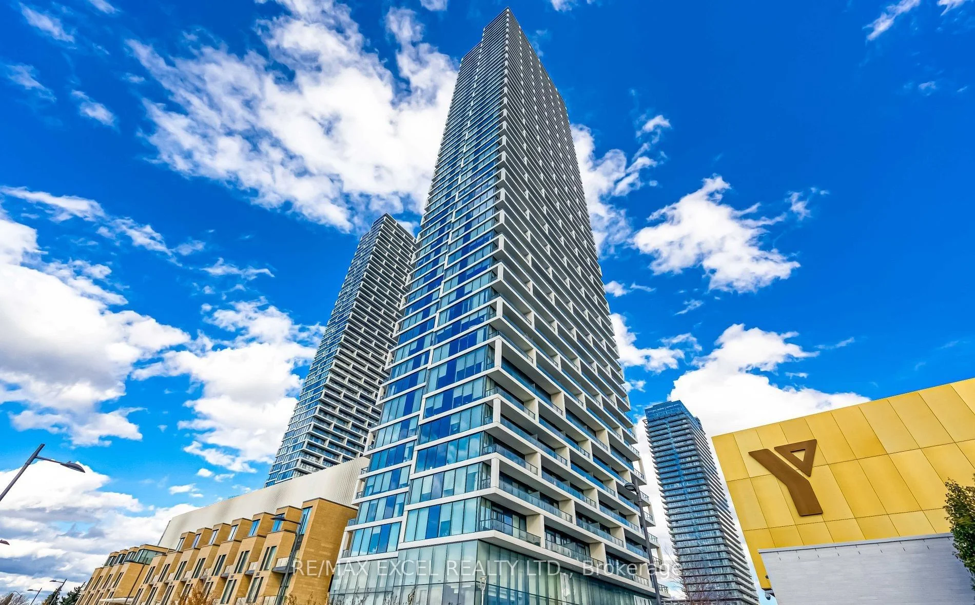 Condo Apartment in Vaughan