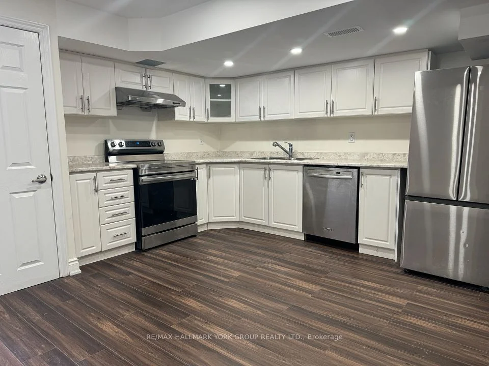 52 Hopper Lane Lower, Newmarket, ON L3X 3J6
