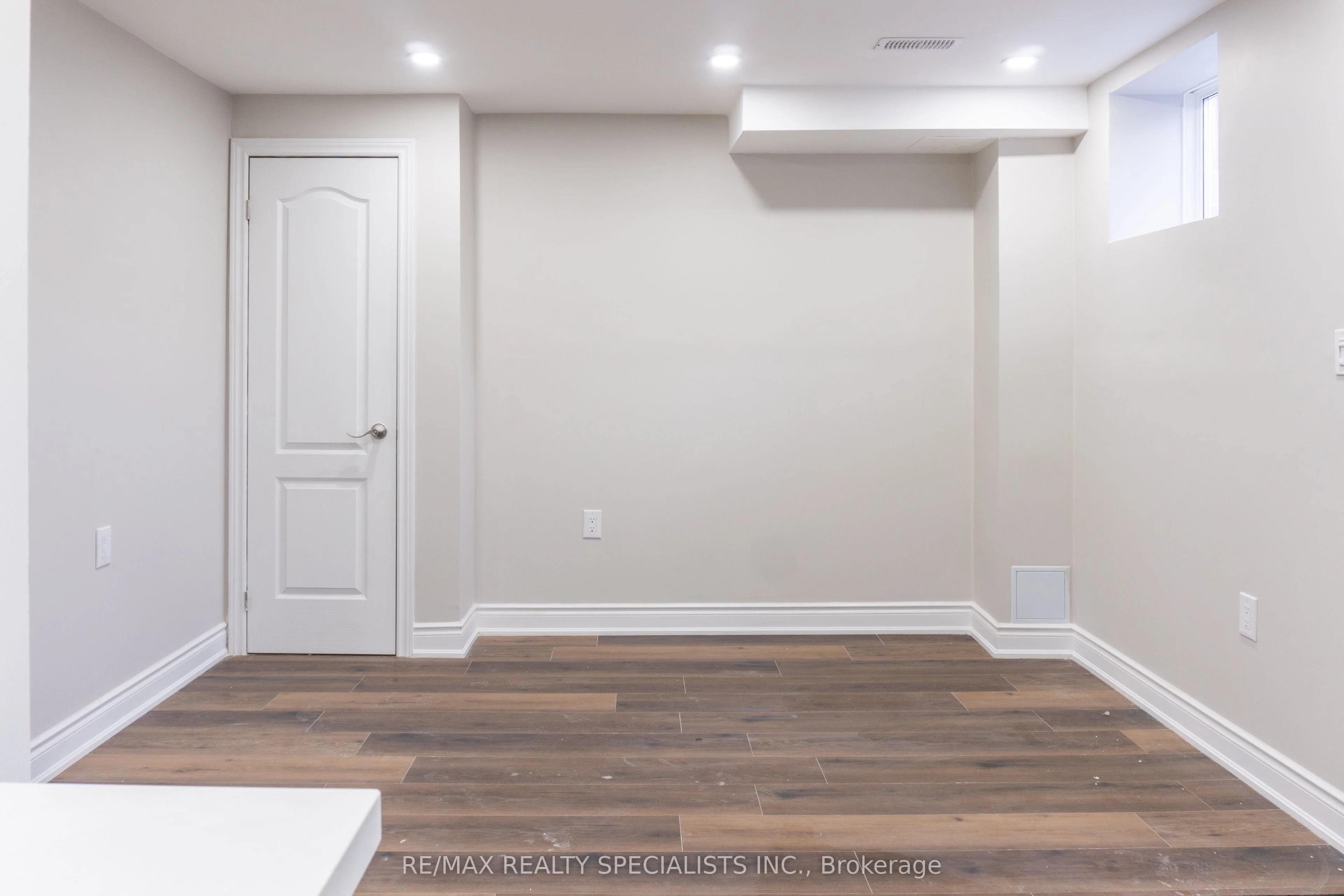 167 Heritage Street Bsmt, Bradford West Gwillimbury, On L3z 4m6
