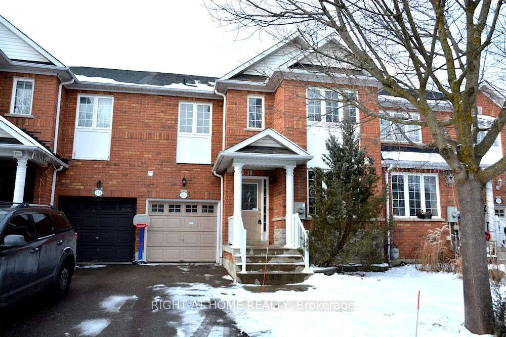 256 Flagstone Way, Newmarket, On L3x 2y1