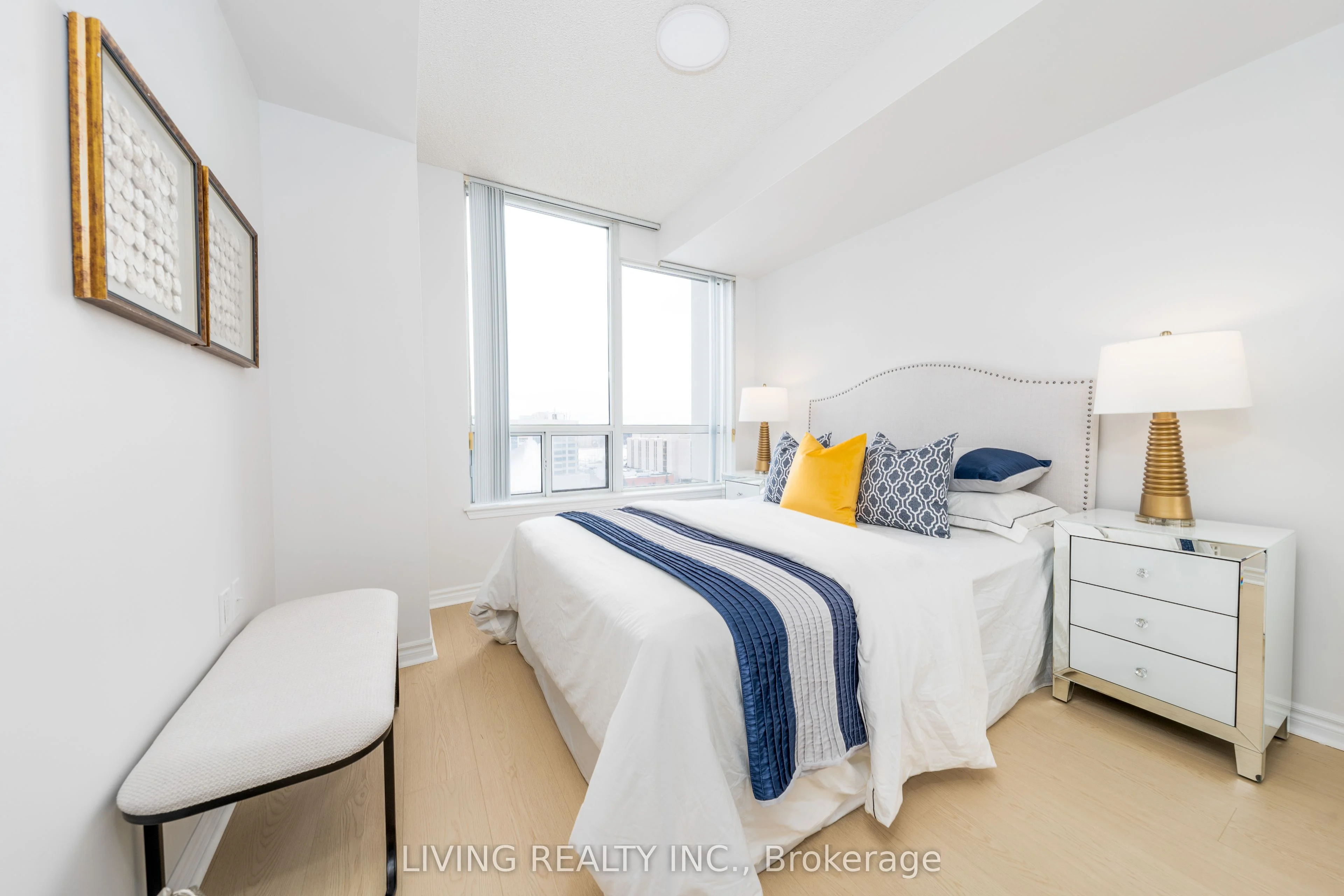 Condo Apartment in Richmond Hill