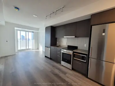 Condo Apartment in Vaughan