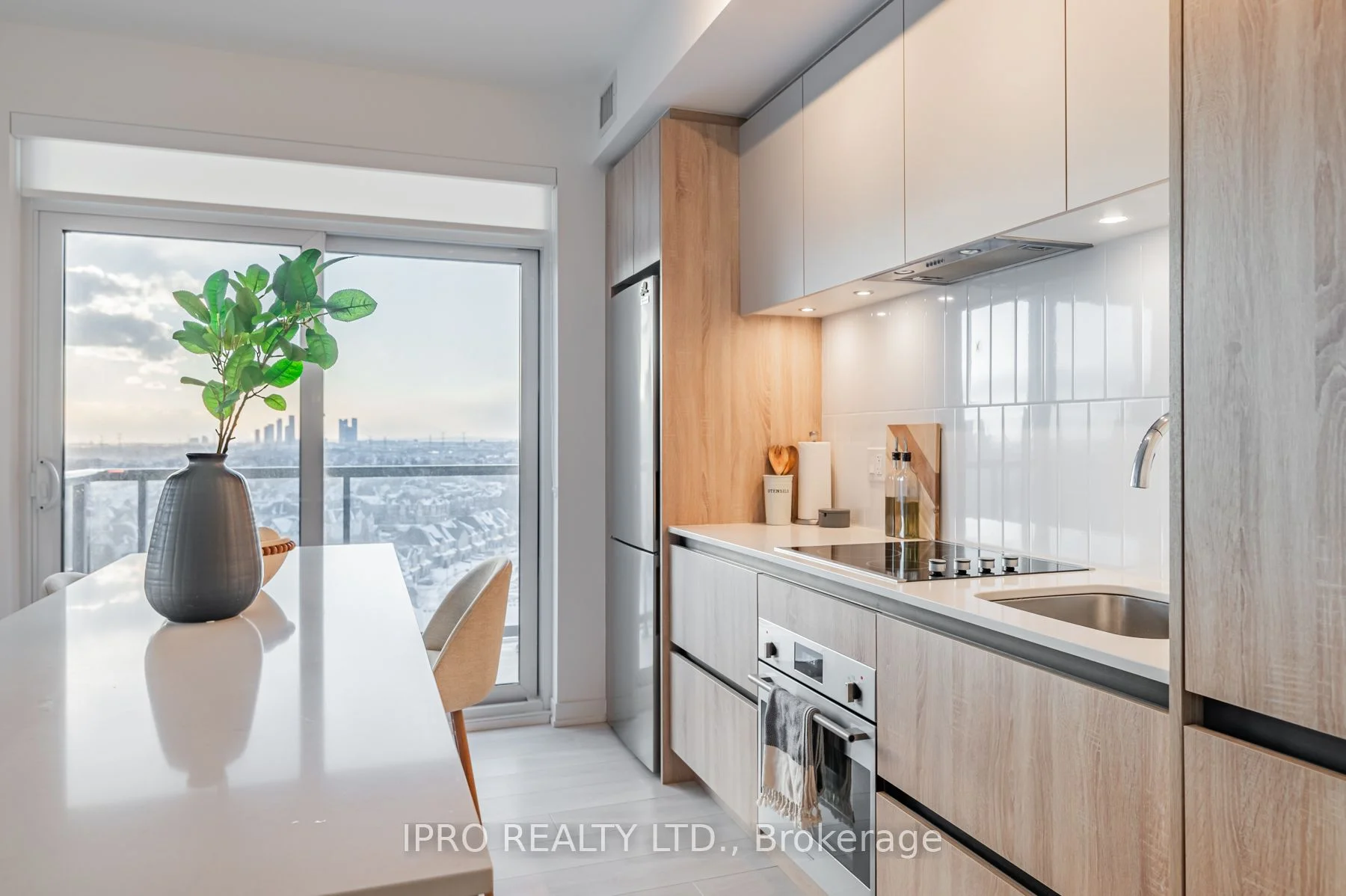 Condo Apartment in Vaughan