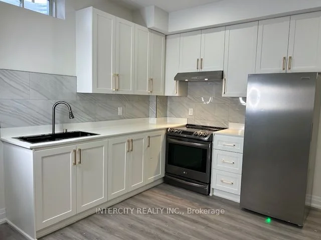 97 Montrose Boulevard BSMT, Bradford West Gwillimbury, ON L3Z 4P1