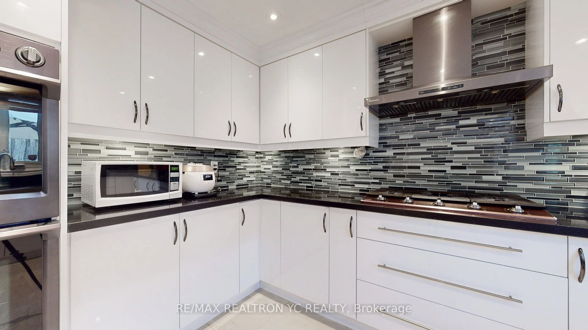 28 Laser Court, Richmond Hill, ON L4B 1R9