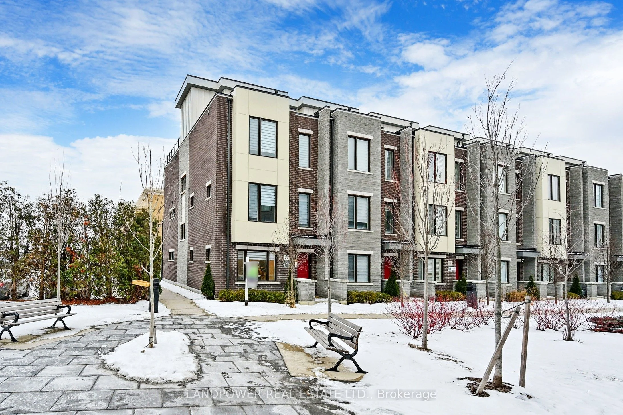 Att/Row/Townhouse in Vaughan