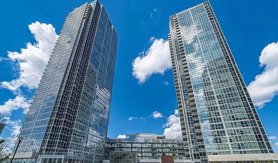 Condo Apartment in Vaughan