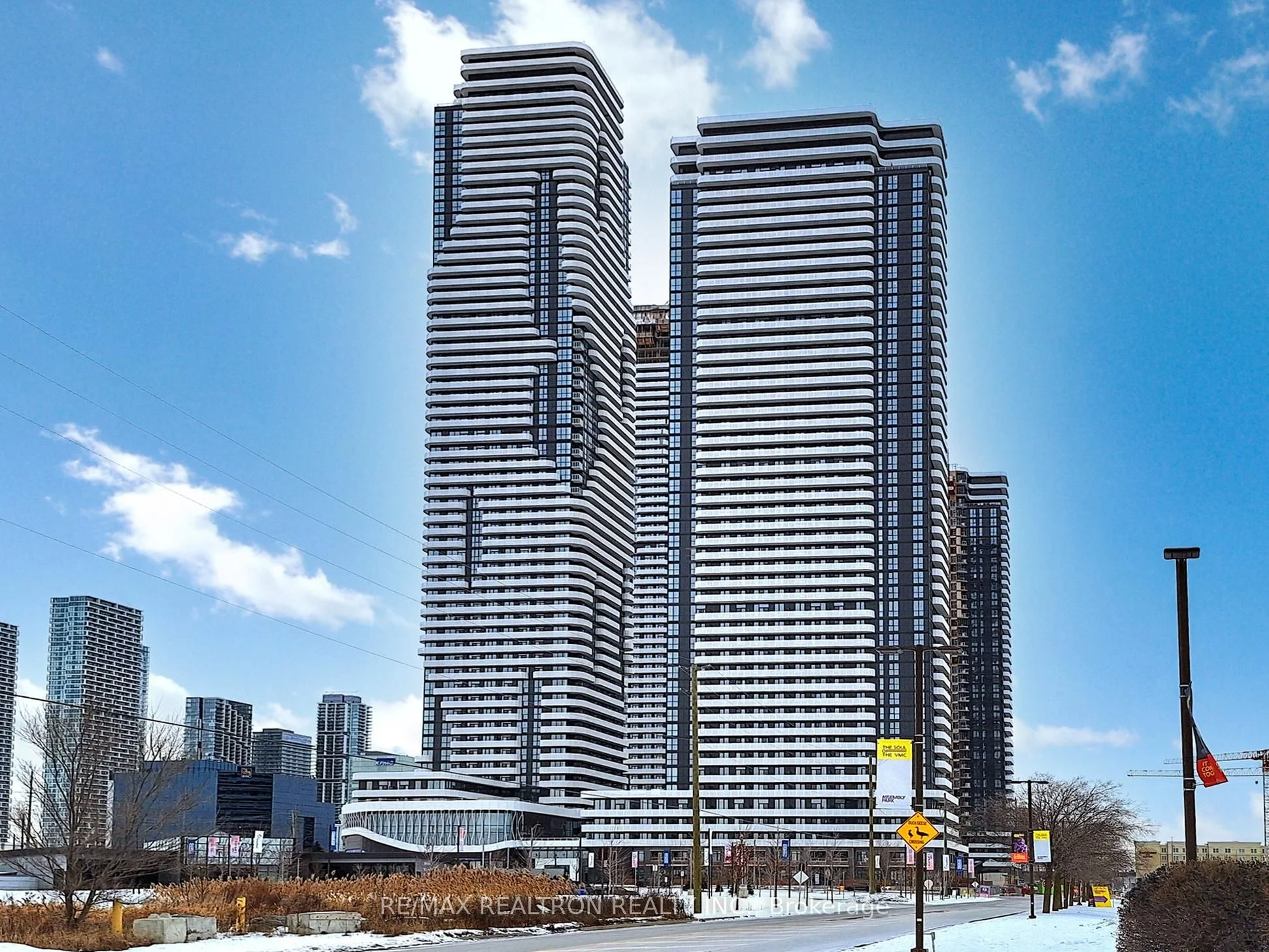 Condo Apartment in Vaughan