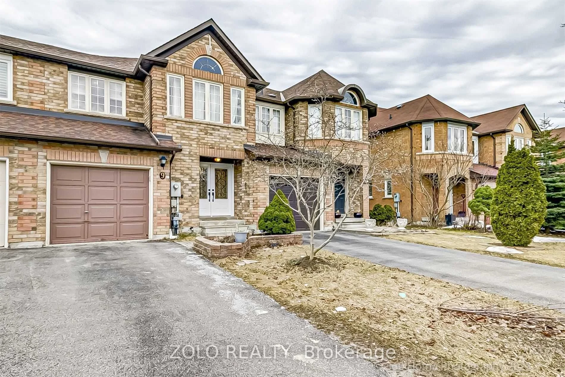 Att/Row/Townhouse in Richmond Hill