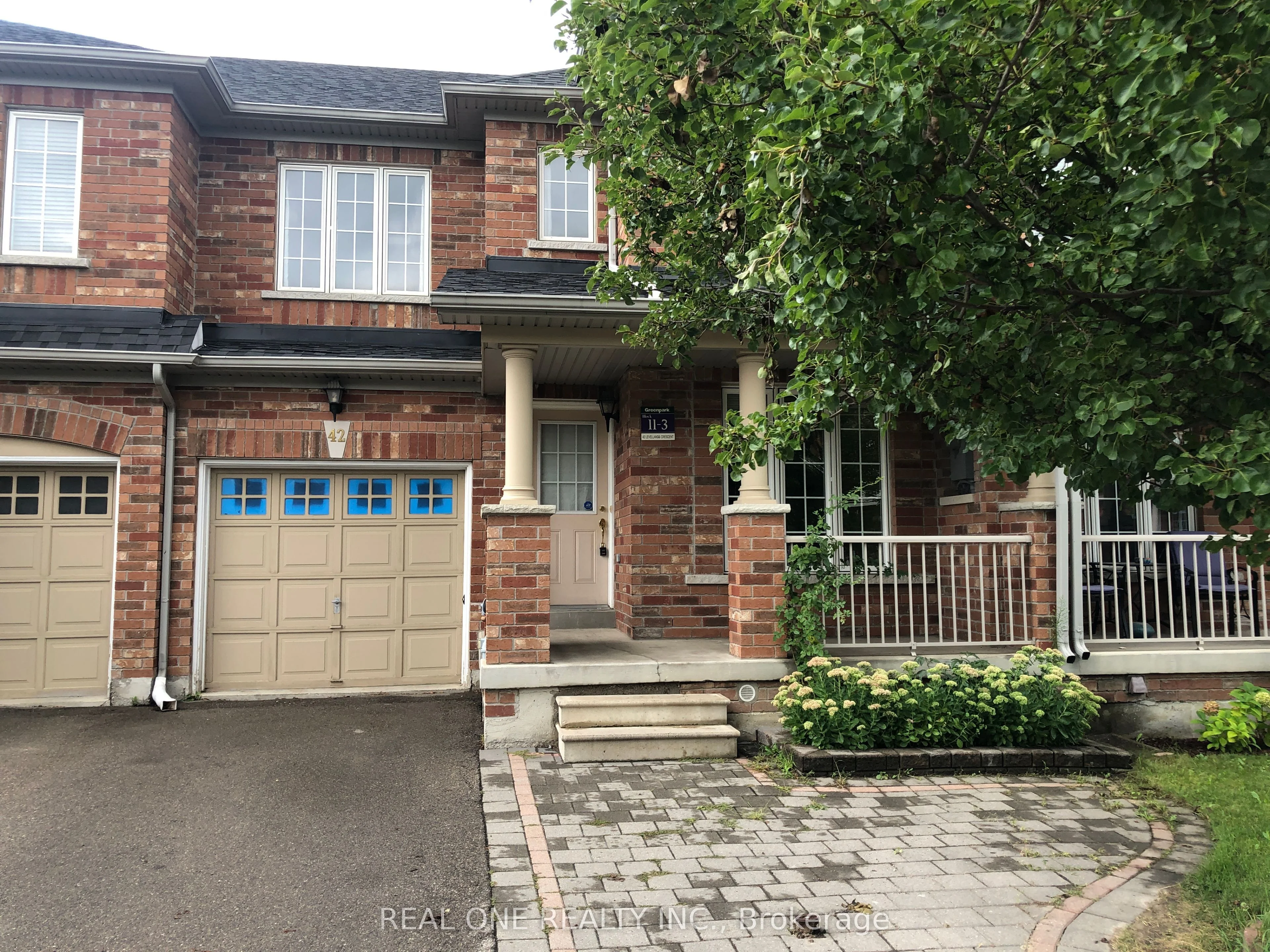 Att/Row/Townhouse in Richmond Hill
