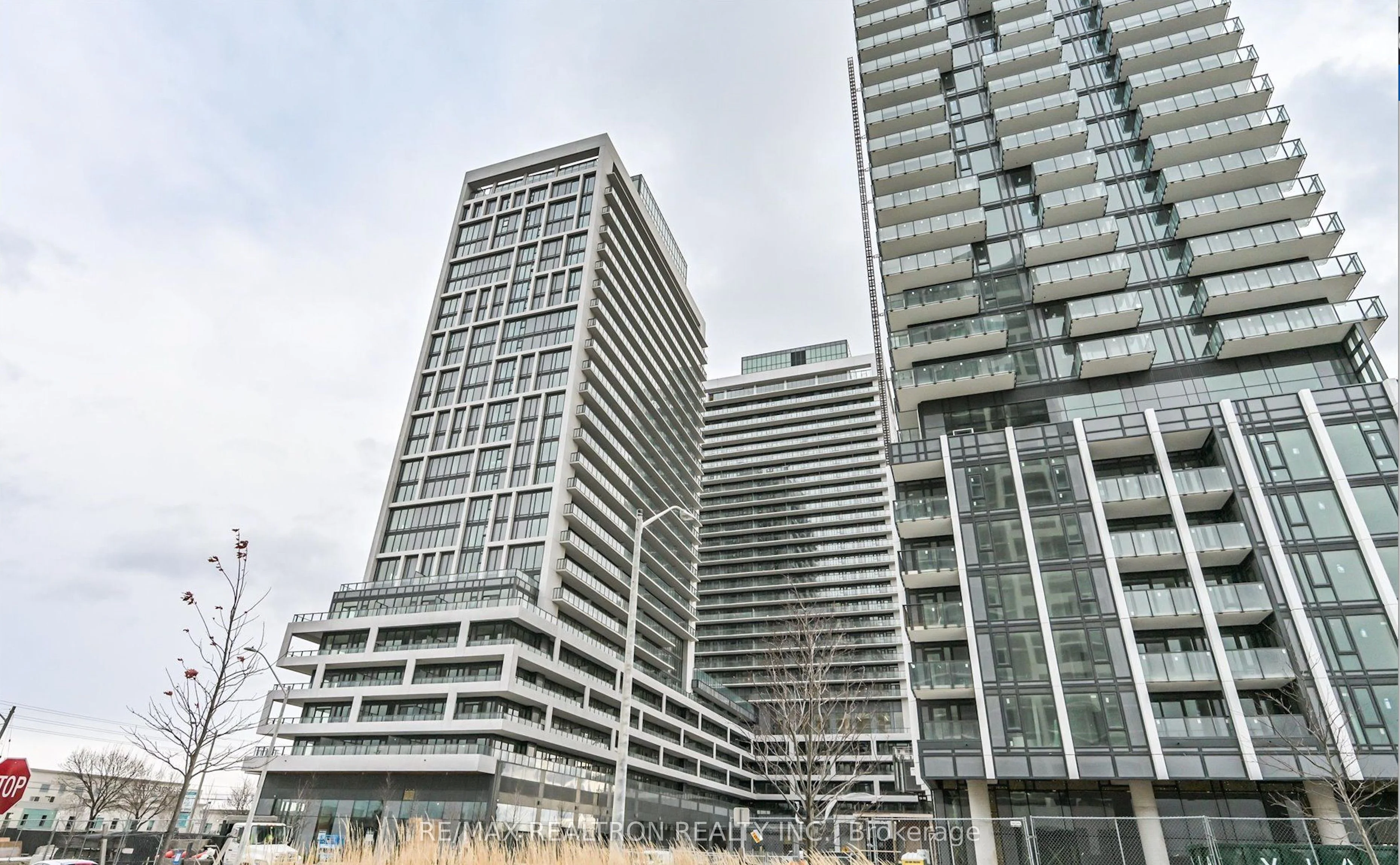 8960 Jane Street W 701, Vaughan, On L4k 2m9