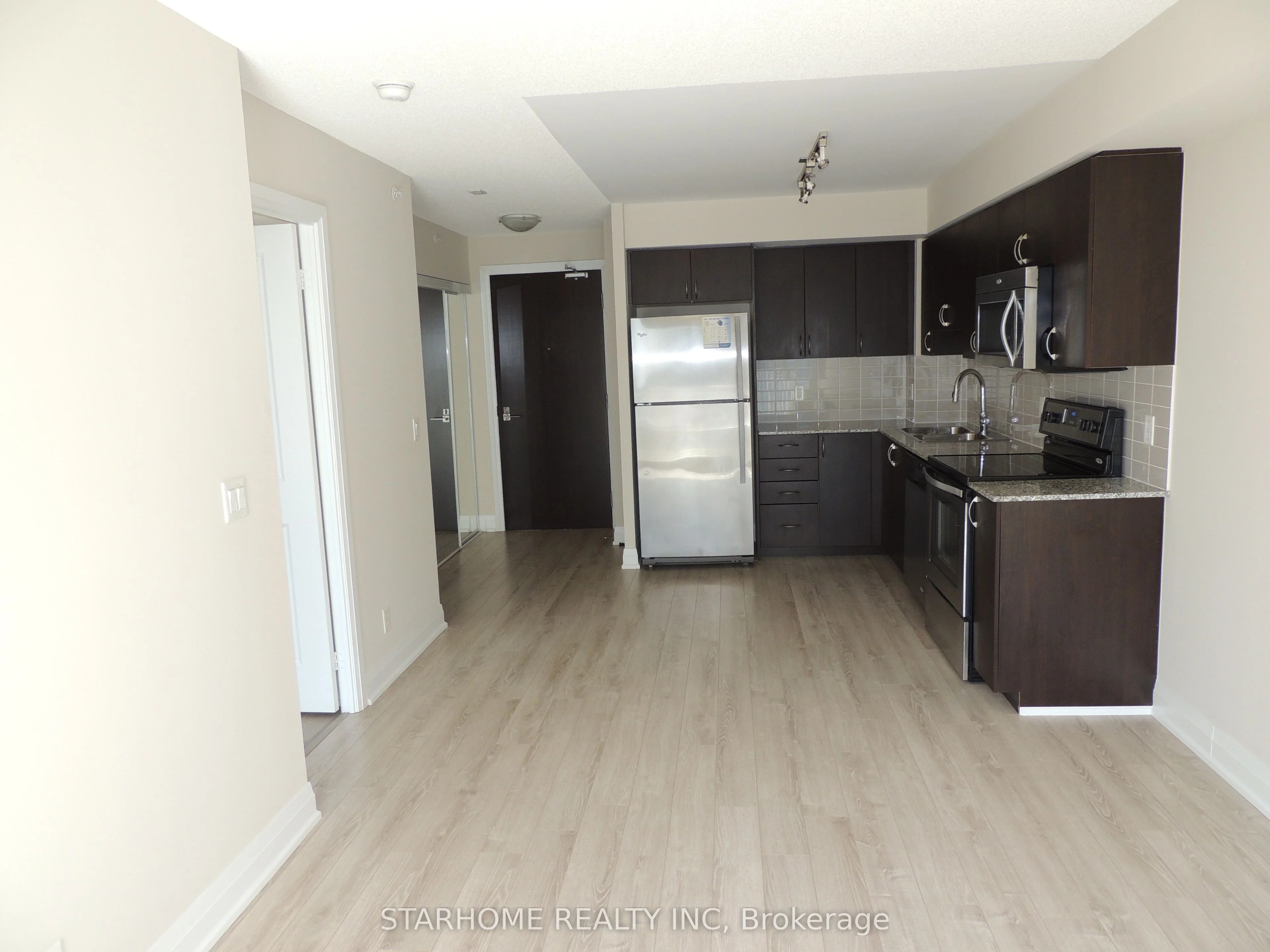 #712 376 Highway 7, Richmond Hill, On, L4c 0c7