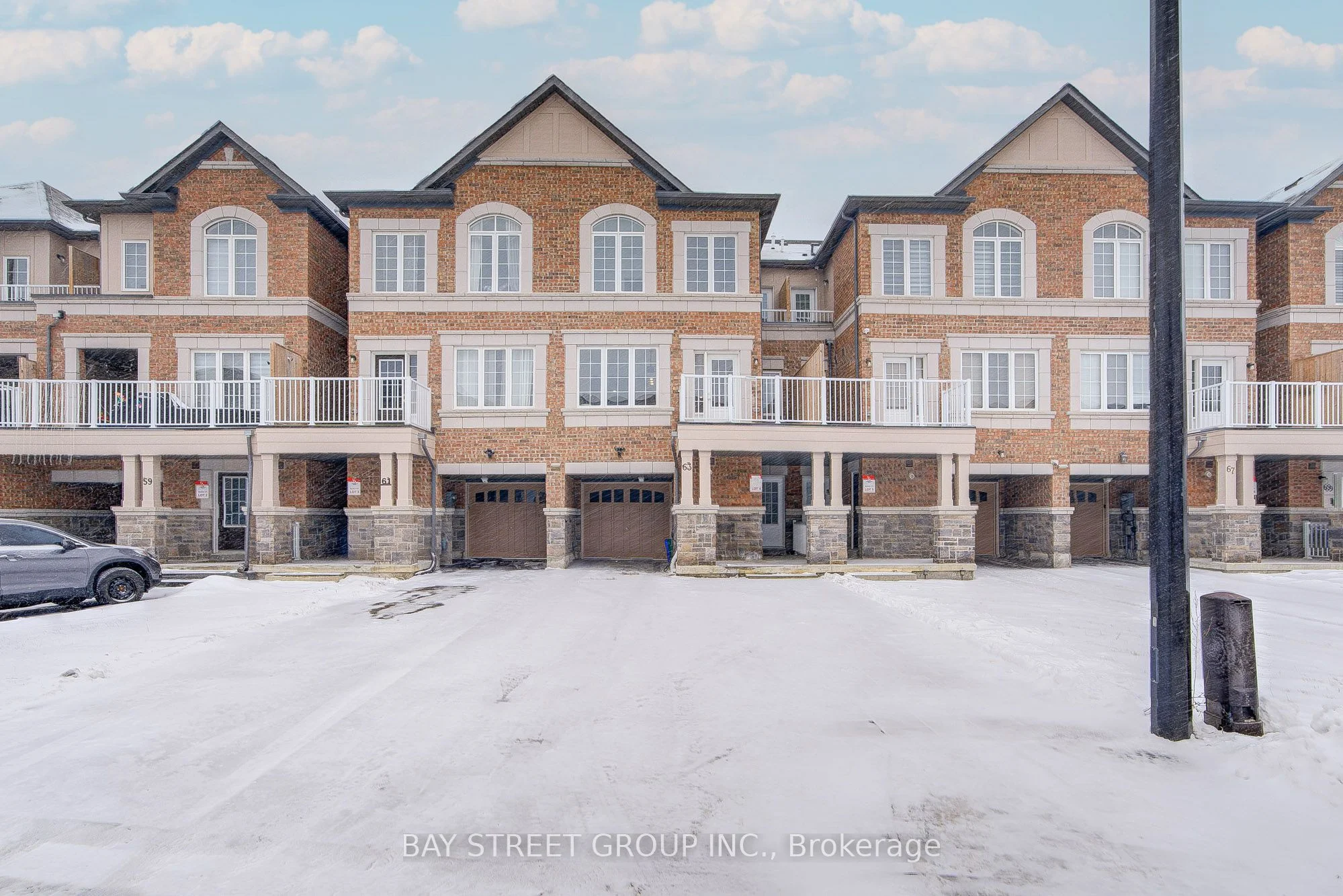 Att/Row/Townhouse in Richmond Hill