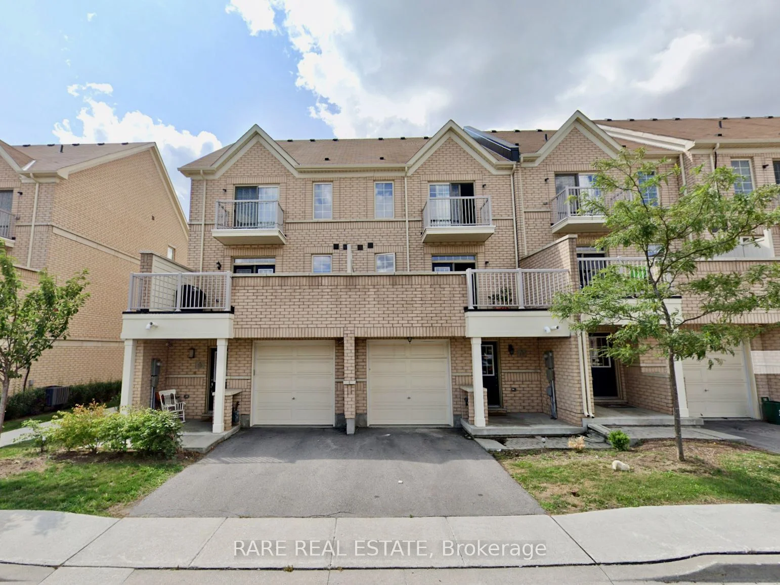Att/Row/Townhouse in Markham