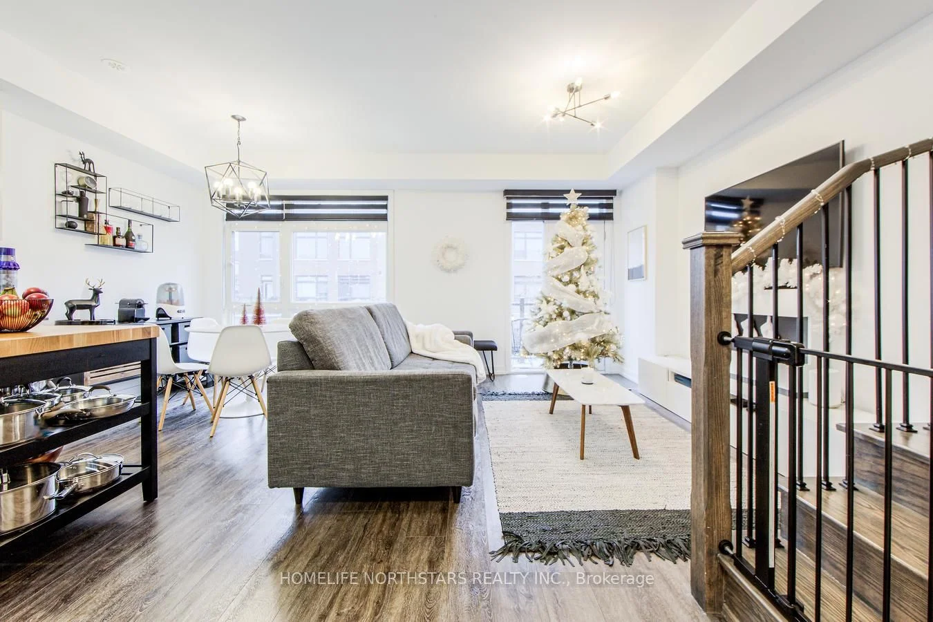 Att/Row/Townhouse in Vaughan