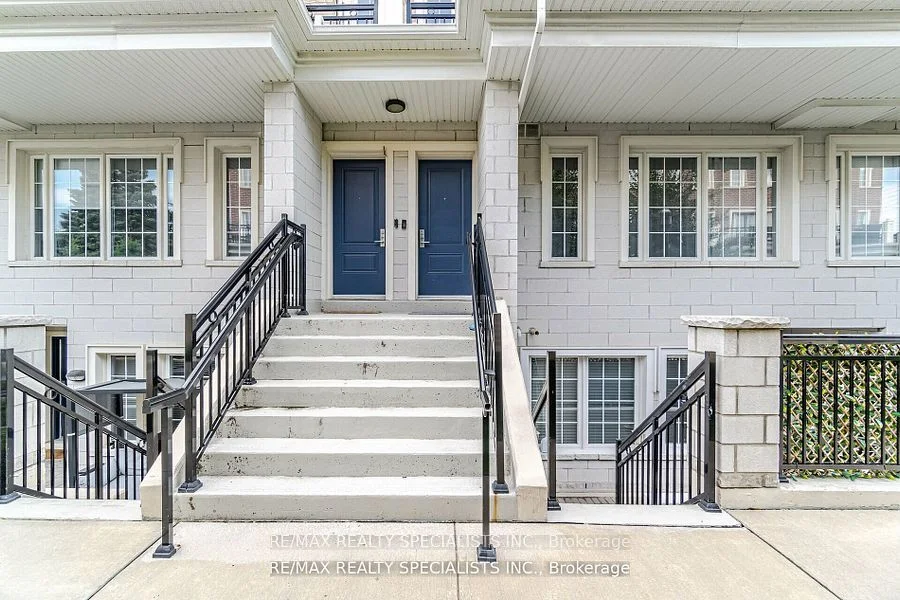 26 Bruce Street A10, Vaughan, On L4l 0h4