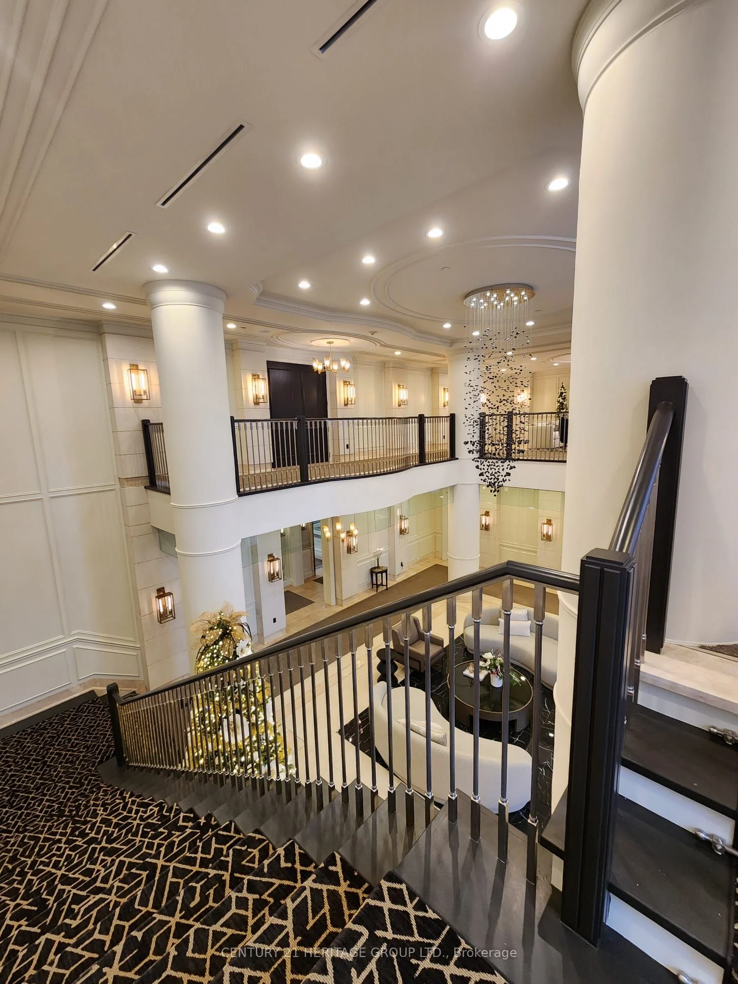 Condo Apartment in Richmond Hill