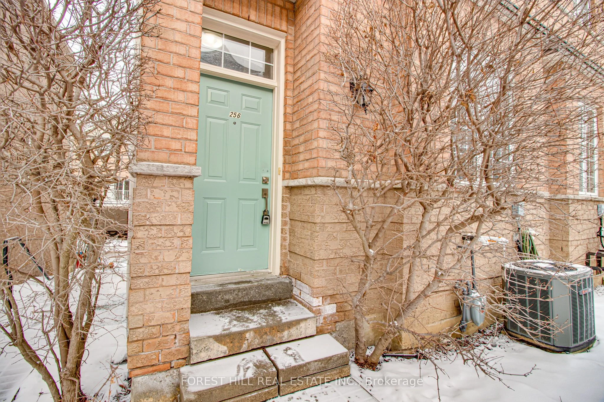 23 Observatory Lane 256, Richmond Hill, On L4c 0m7