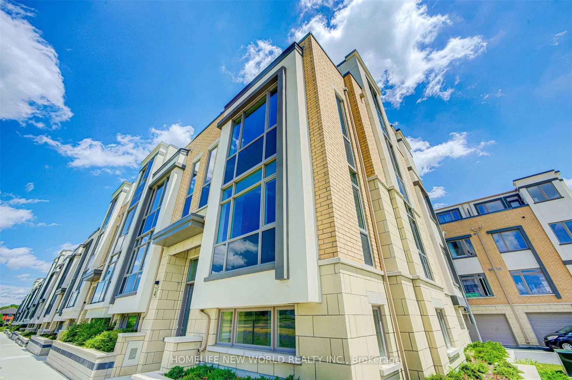 Att/Row/Townhouse in Markham