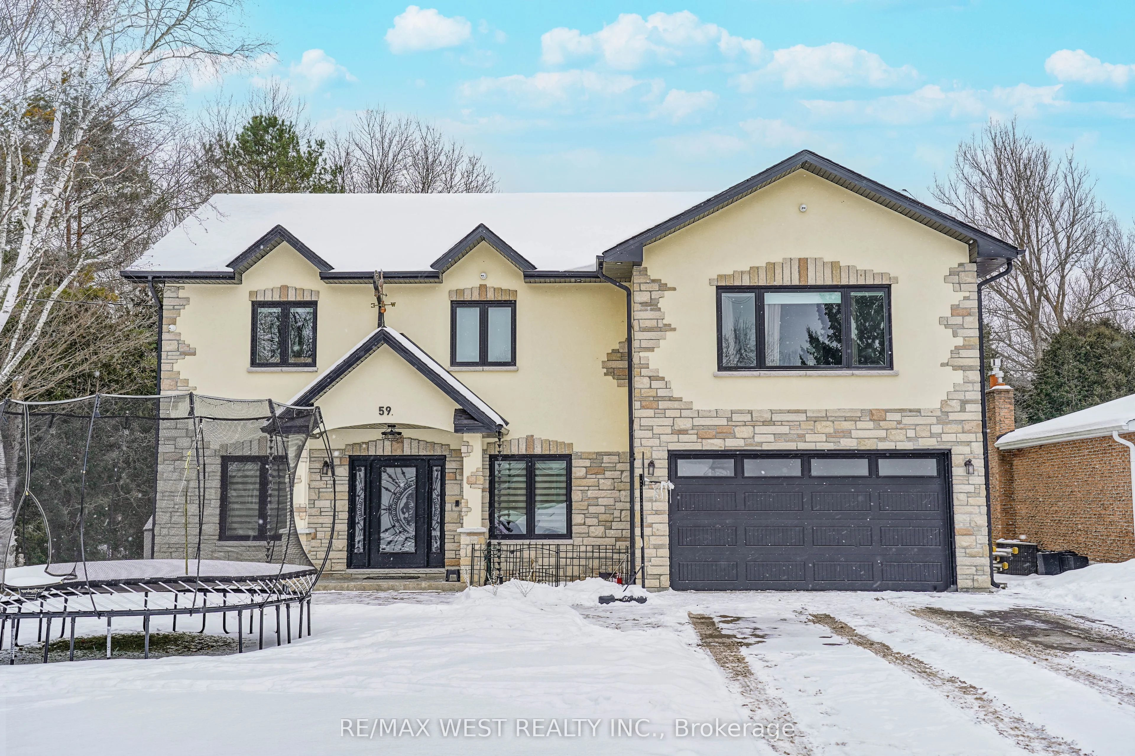 Detached in Uxbridge