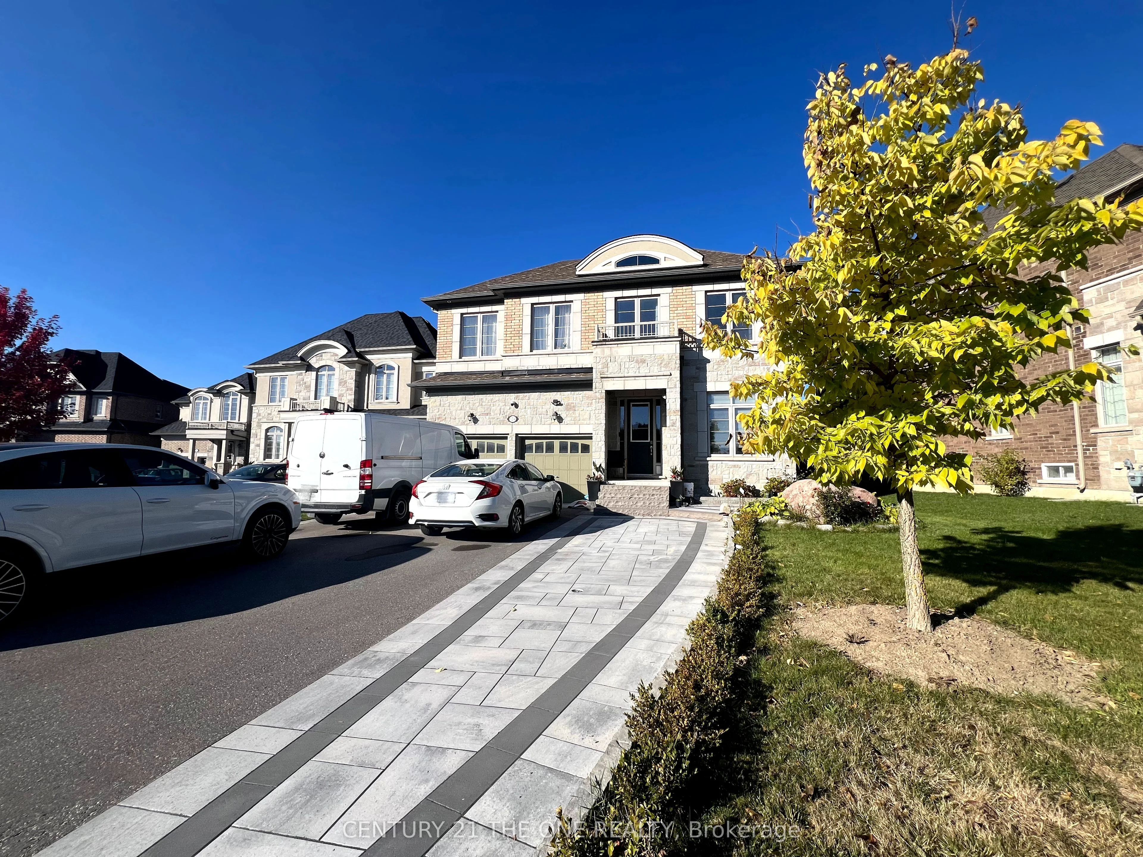 124 Mitchell Place, Newmarket, On L3y 0e2