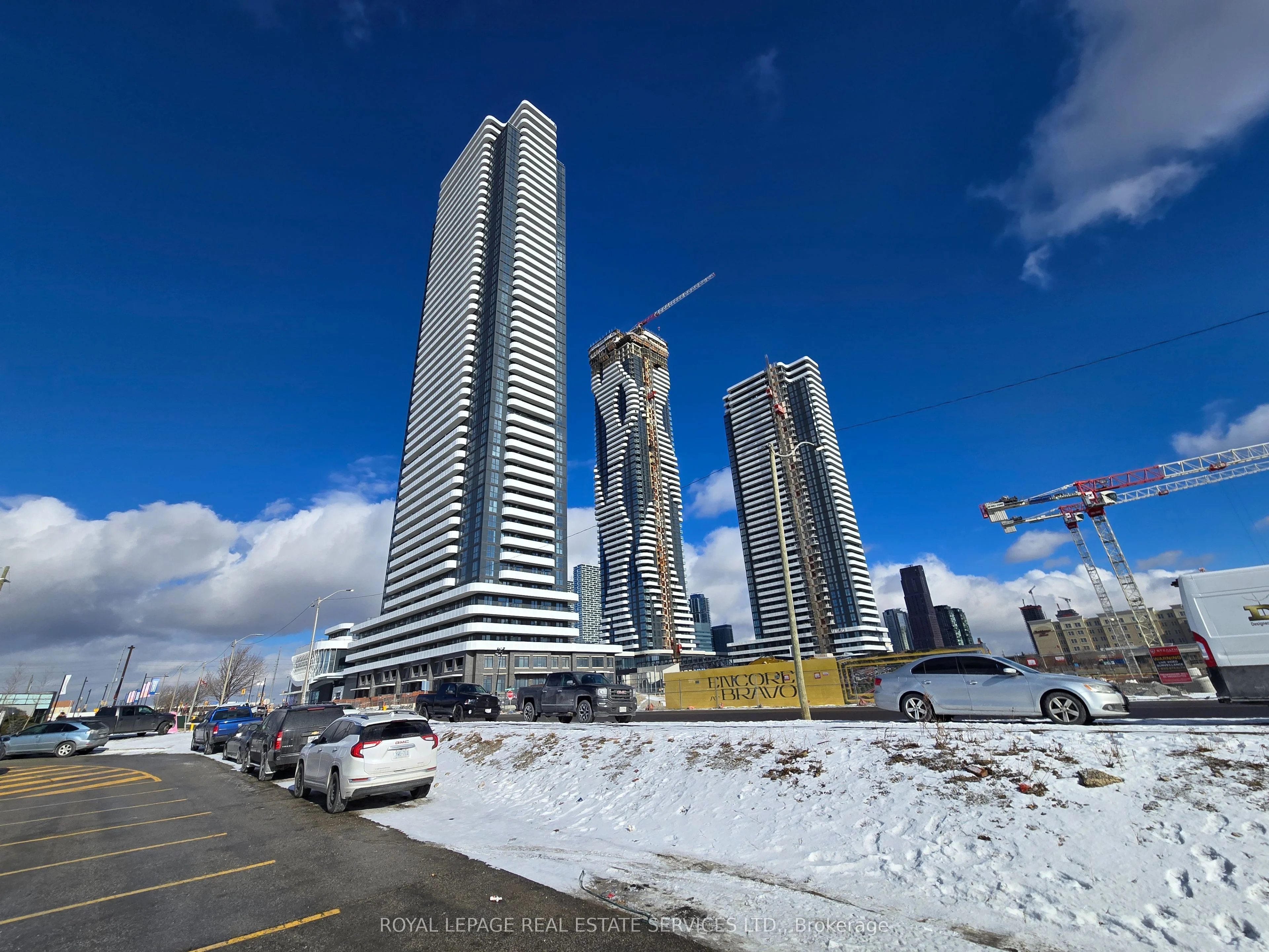 195 Commerce Street W 807, Vaughan, On L4k 0p6