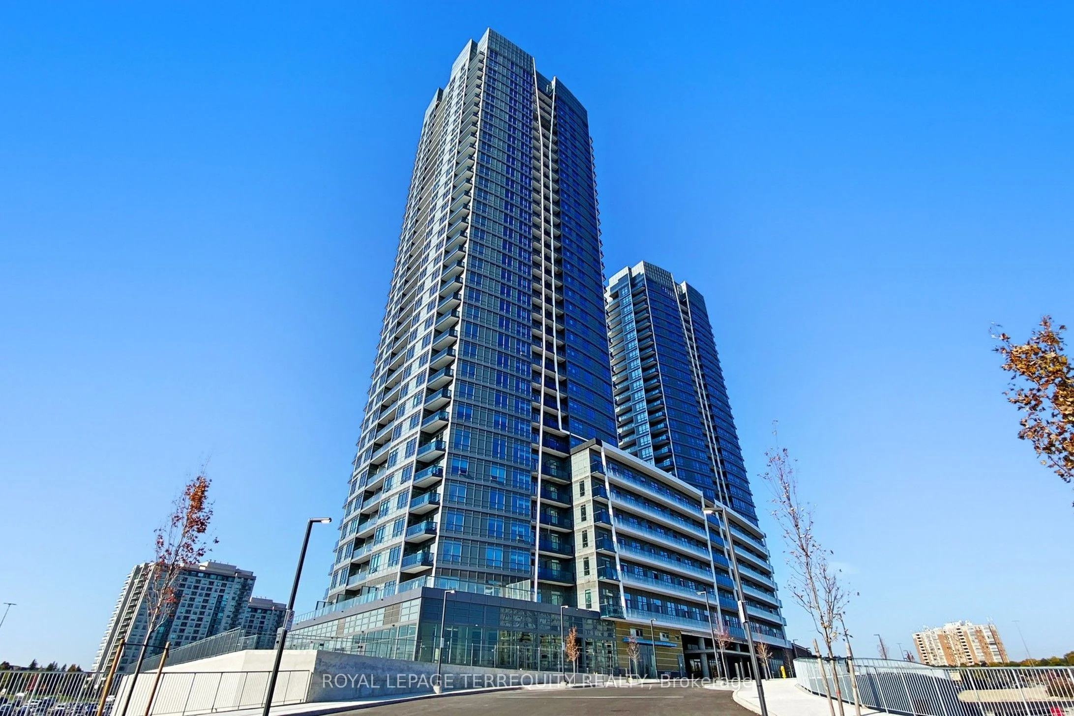 Condo Apartment in Vaughan