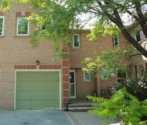 Att/Row/Townhouse in Aurora