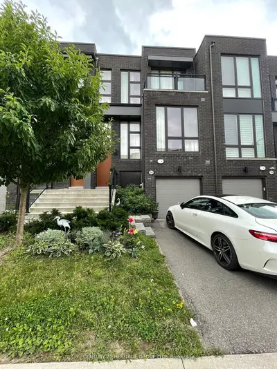 Att/Row/Townhouse in Vaughan